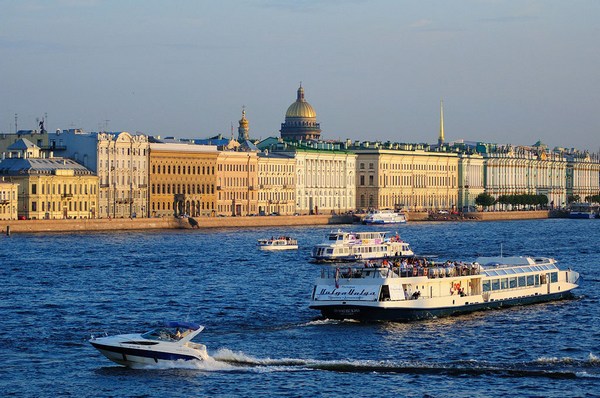 Туристическая экскурсия в Питере по мотивам произведения Толстого